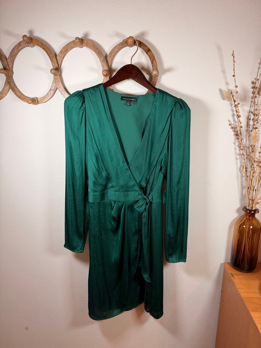 Banana Republic Emerald Green Satin Puff Sleeve Wrap Dress Women’s Size 4